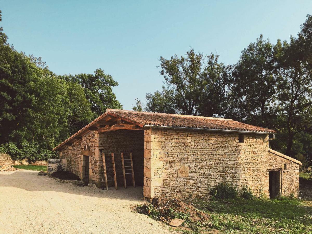 Gites Les Demeures De Valette Azay-le-Brule Exteriör bild