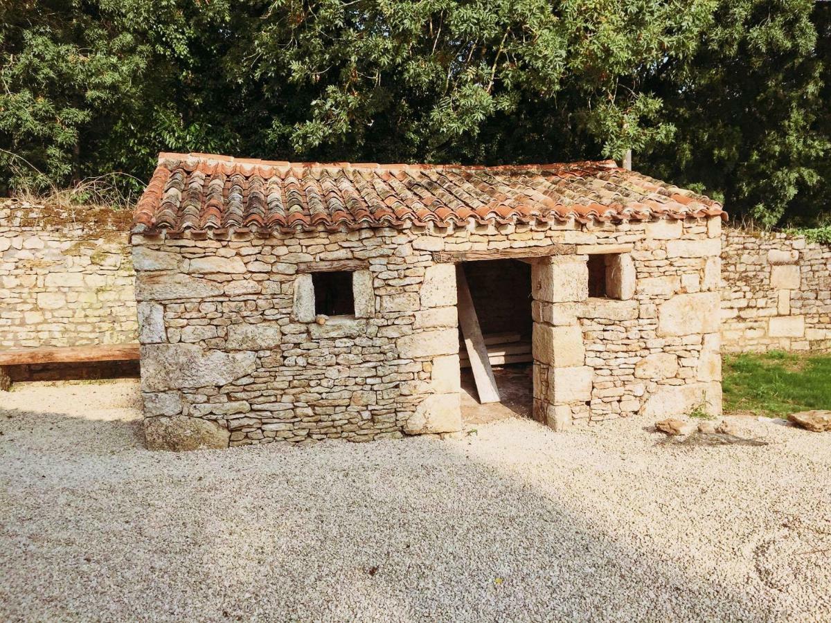 Gites Les Demeures De Valette Azay-le-Brule Exteriör bild