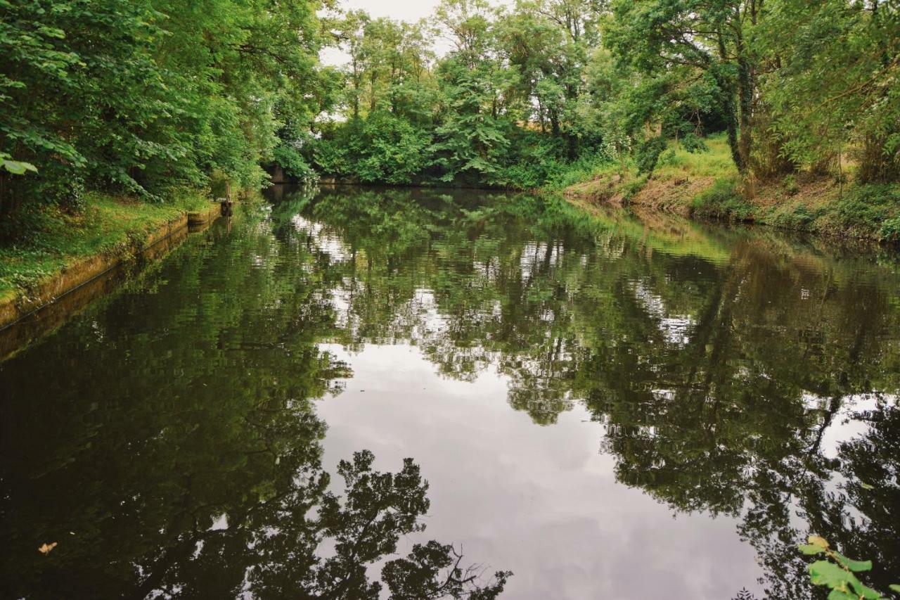 Gites Les Demeures De Valette Azay-le-Brule Exteriör bild